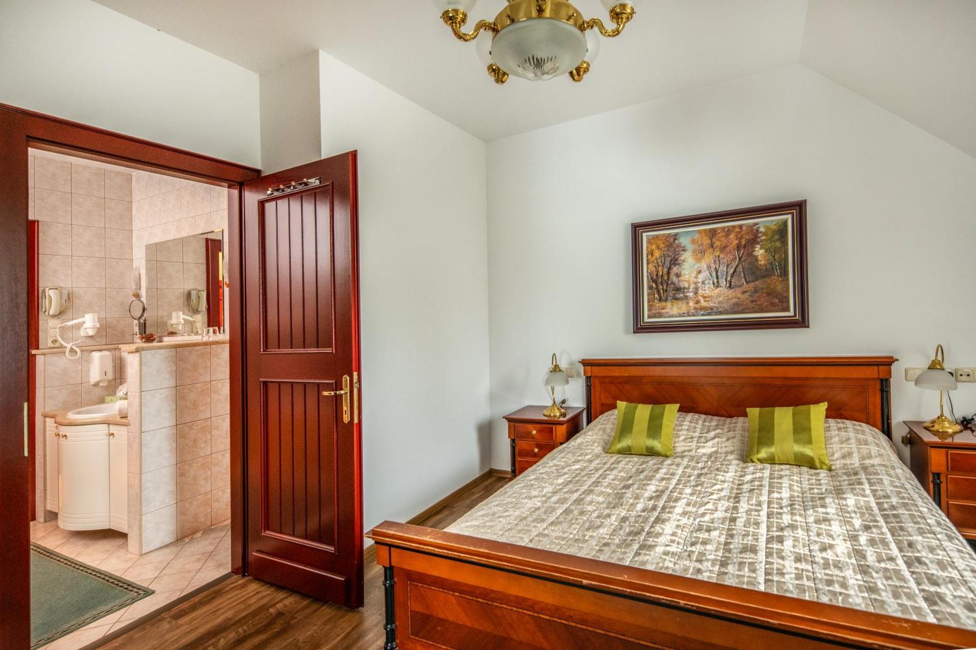 Szarvaskut Hotel ซีร์ซ ภายนอก รูปภาพ