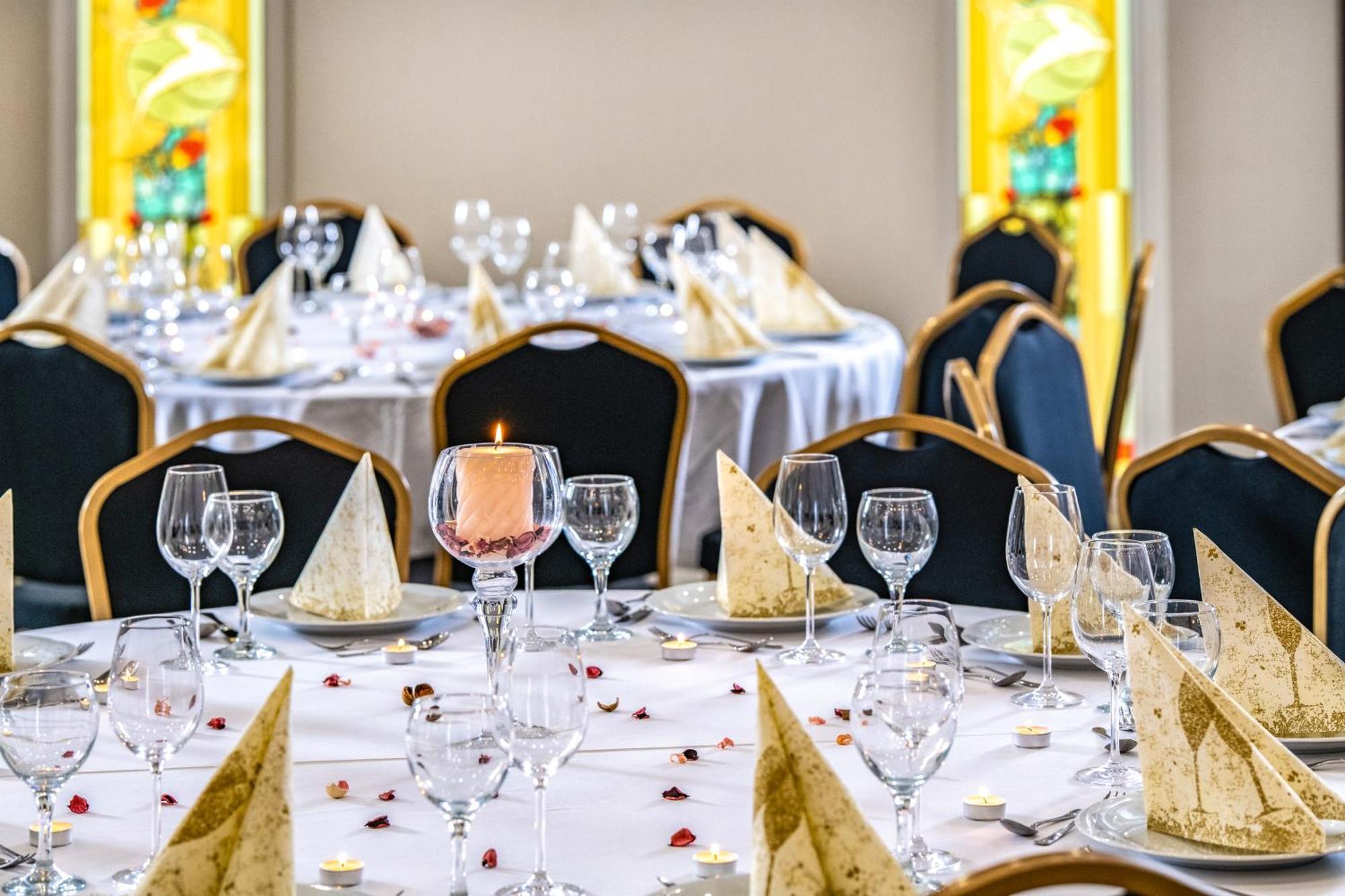 Szarvaskut Hotel ซีร์ซ ภายนอก รูปภาพ