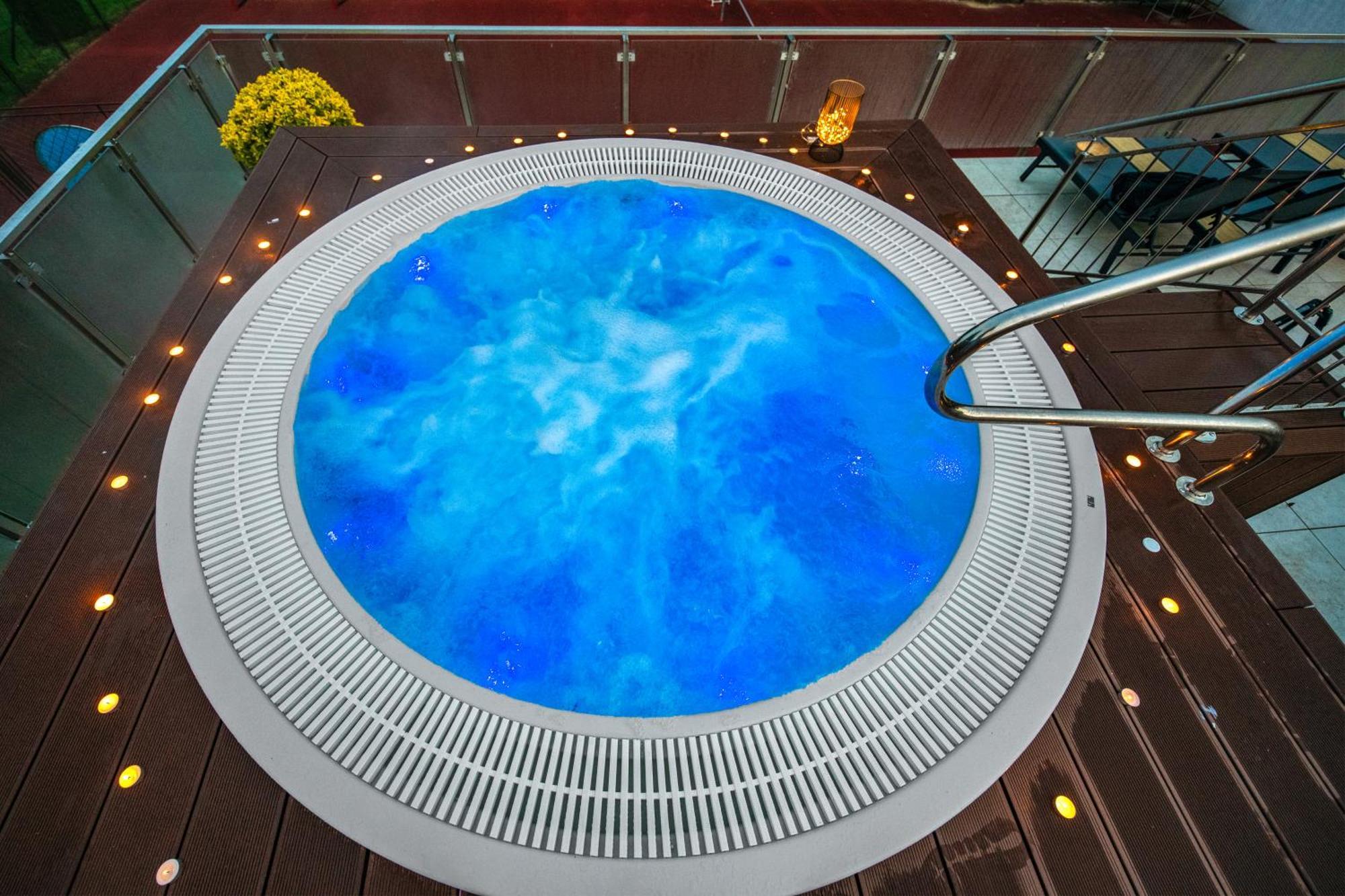 Szarvaskut Hotel ซีร์ซ ภายนอก รูปภาพ