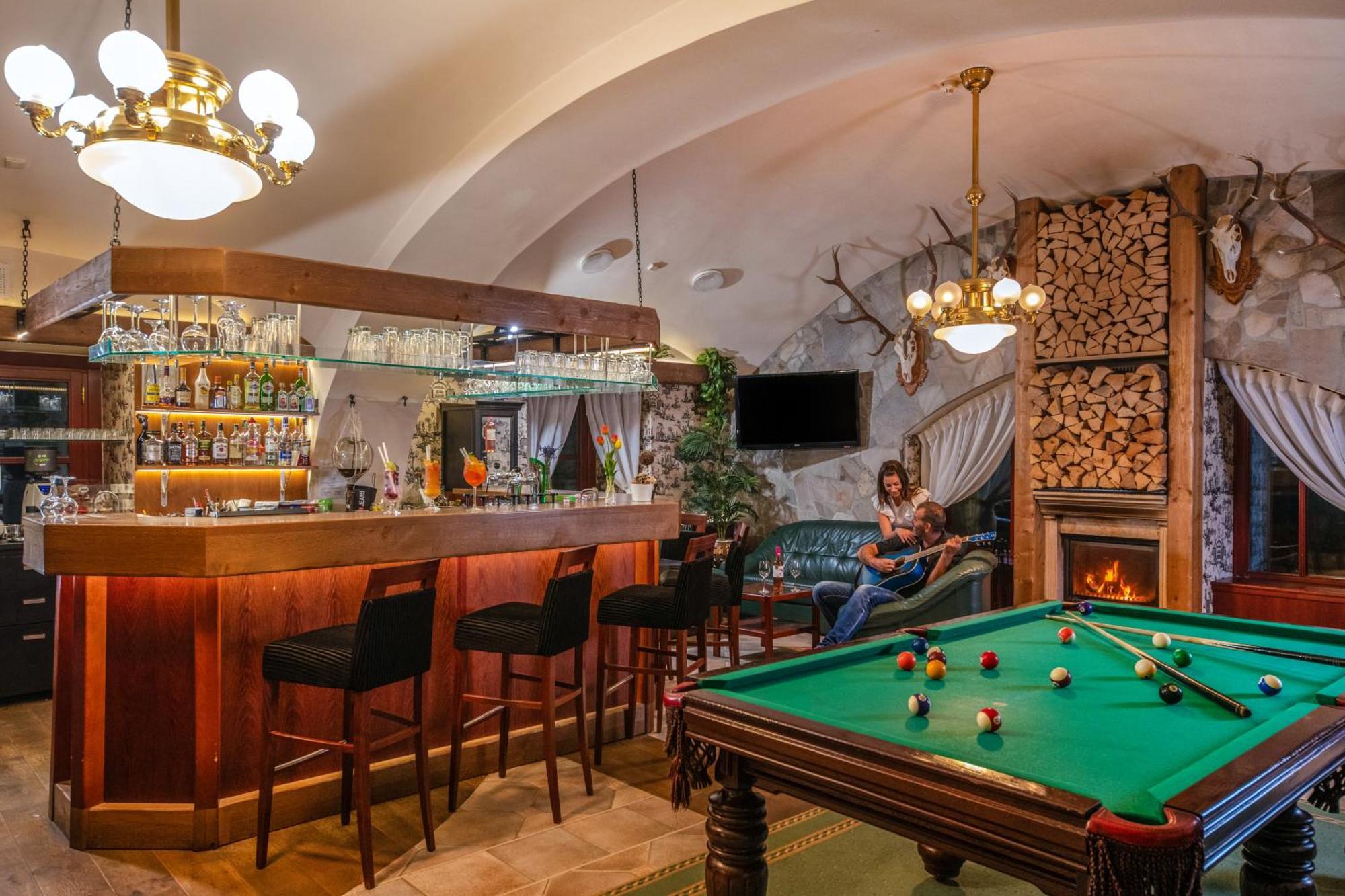 Szarvaskut Hotel ซีร์ซ ภายนอก รูปภาพ