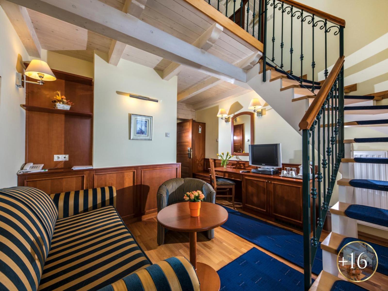 Szarvaskut Hotel ซีร์ซ ภายนอก รูปภาพ
